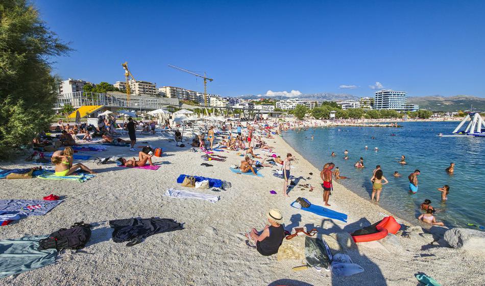 Turisti po petih dneh prekinili dopust na Hrvaškem: "Bilo je nevzdržno"