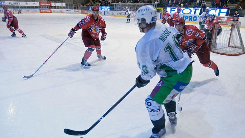Zmago so obljubili in Jeseničani in hokejisti Olimpije. (Foto: www. alesfevzer.c