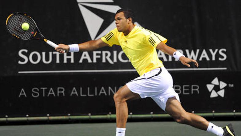 Jo-Wilfried Tsonga si je v Johannesburgu vzel čas tudi za otroke.