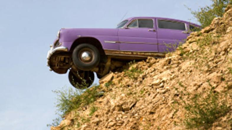 Pozabila sta na ročno zavoro.