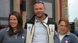 Od leve proti desni: Majda Jerman, trener Matej Juhart in Urška Turnšek