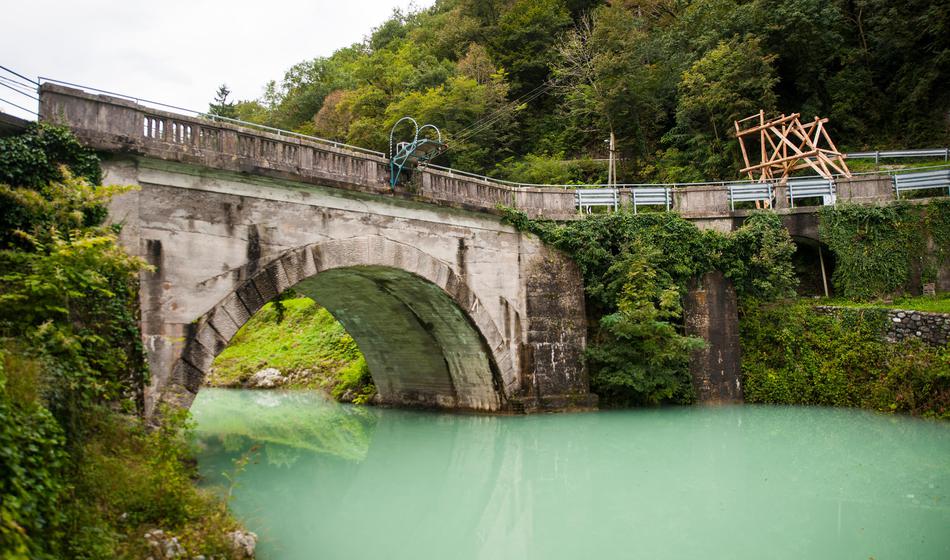 Račun za novi most precej višji od pričakovanj: Gradnja spet na čakanju