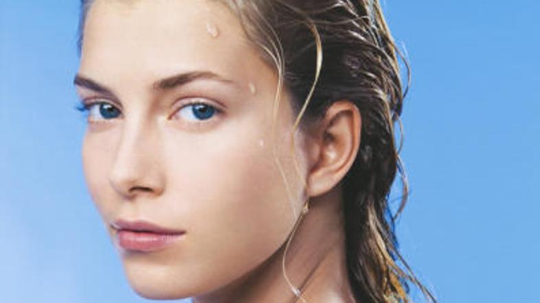 Kožo negujte z vsakodnevno vlažilno nego.