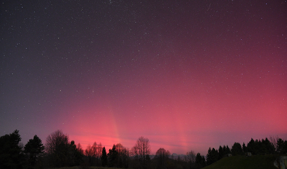 Severni sij razsvetlil Slovenijo: Nikar ga ne zamudite to noč!
