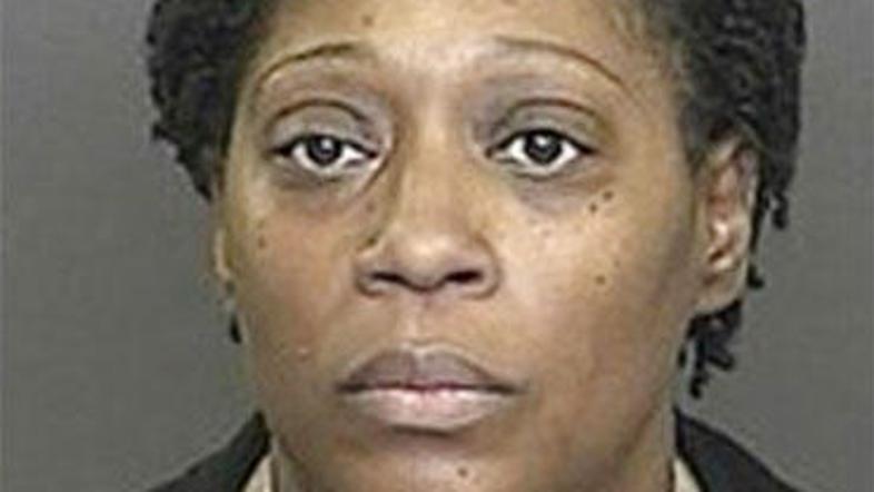 Ravnateljica denverske osnovne šole Jennifer Carter se je odločila za nenavaden 