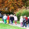 Slovenija 23.10.2013 otroci na sprehodu v parku Tivoli, rekreacija, jesen, narav