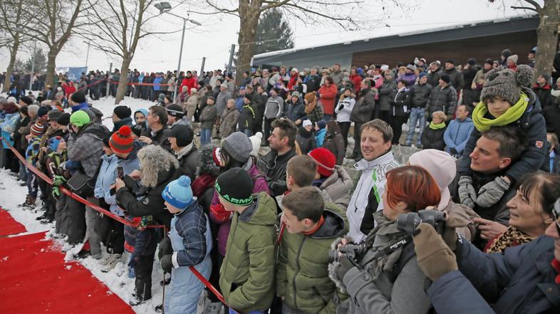 Novoletni skok v Savinjo v Celju