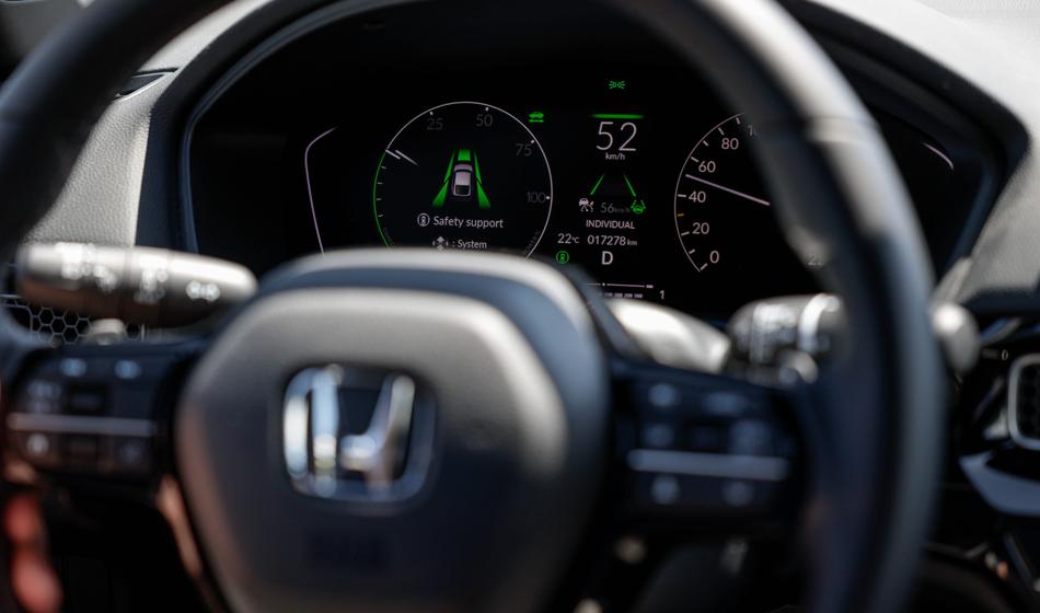 Za nekaj časa grem v tujino, se mi splača odjaviti avtomobil