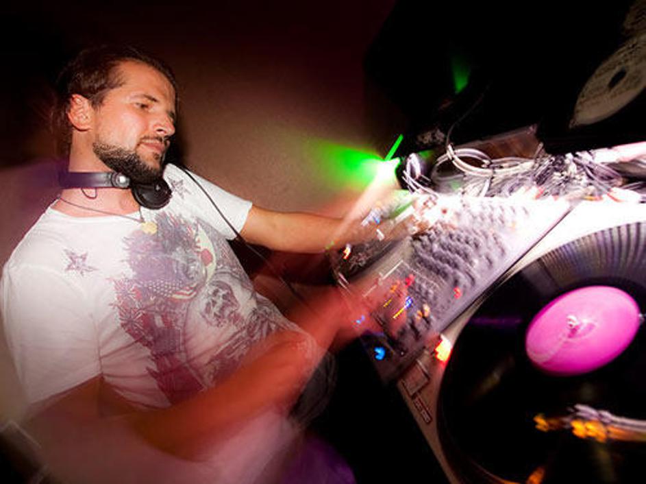 Za vrhunec zabave je poskrbel dj Valentino Kanzyani.