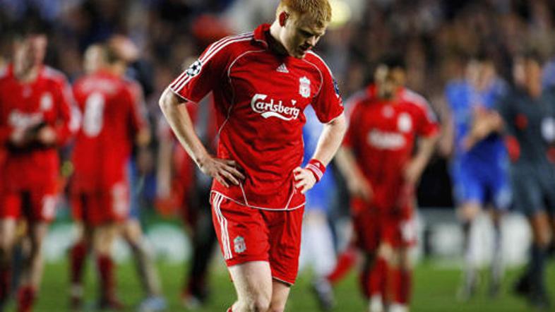 John-Arne Riise je na prvi tekmi na Anfieldu storil nepopravljivo napako.