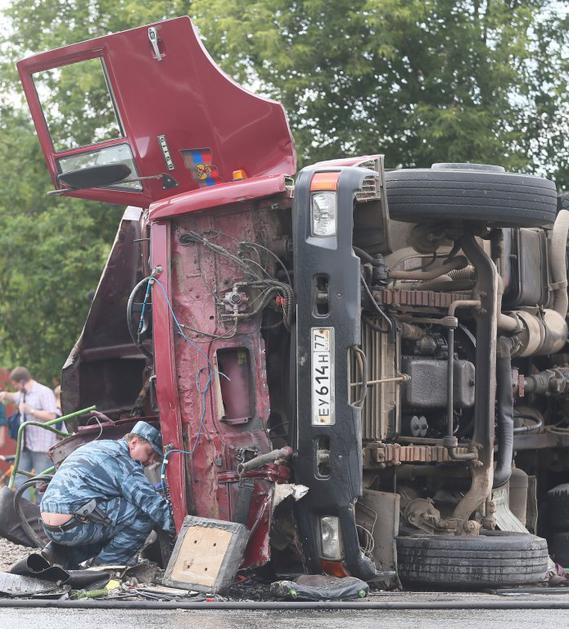 nesreča, Moskva, avtobus, tovornjak 