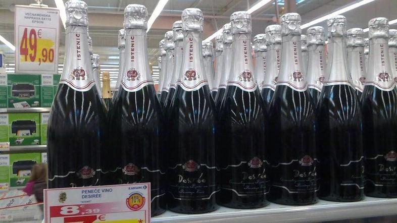 Trgovski center E'Leclerc prodaja šampanjec Desirre po znižani ceni, ko pa kupiš
