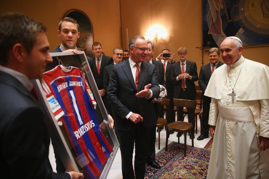 Lahm Neuer Rummenigge papež Frančišek Bayern München