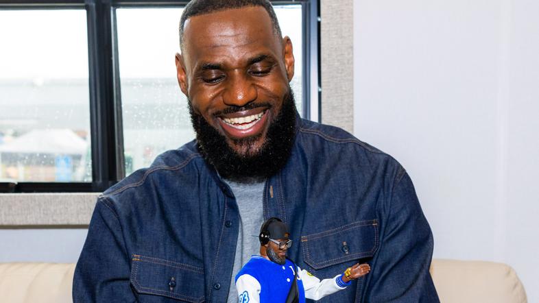 LeBron James - lutka