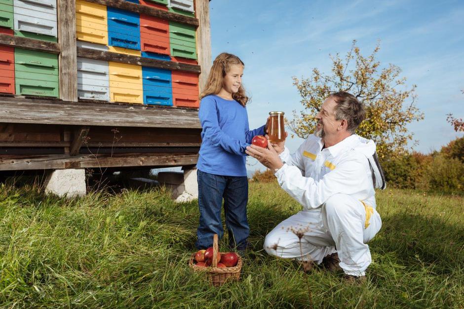 Čebelarji | Avtor: Čebelarska zveza Slovenije