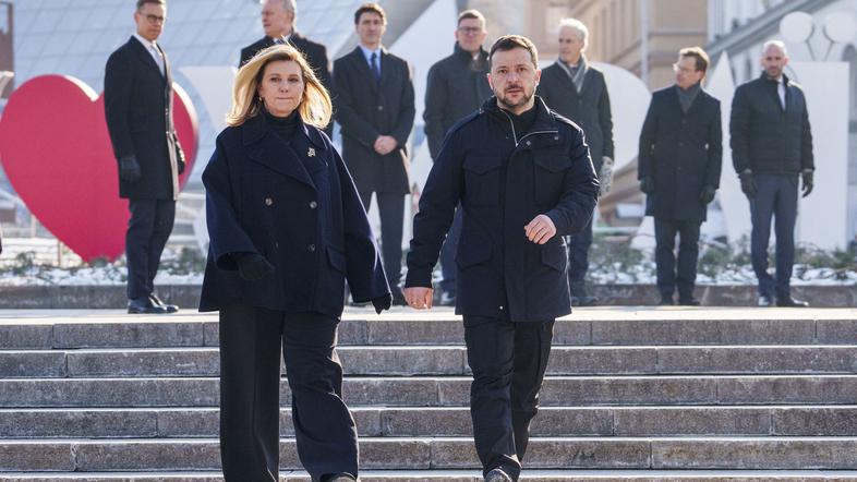 Olena Zelenska in Volodimir Zelenski na trgu Majdan v Kijevu