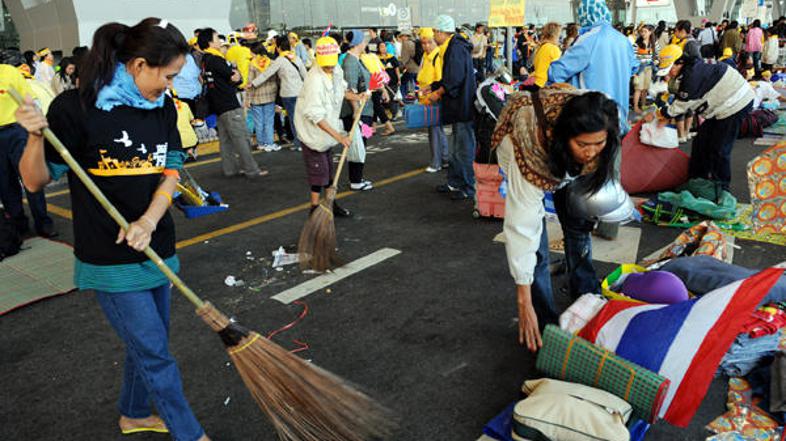Protestniki na letališčih so odločitev vrhovnega sodišča sprejeli z velikim vese