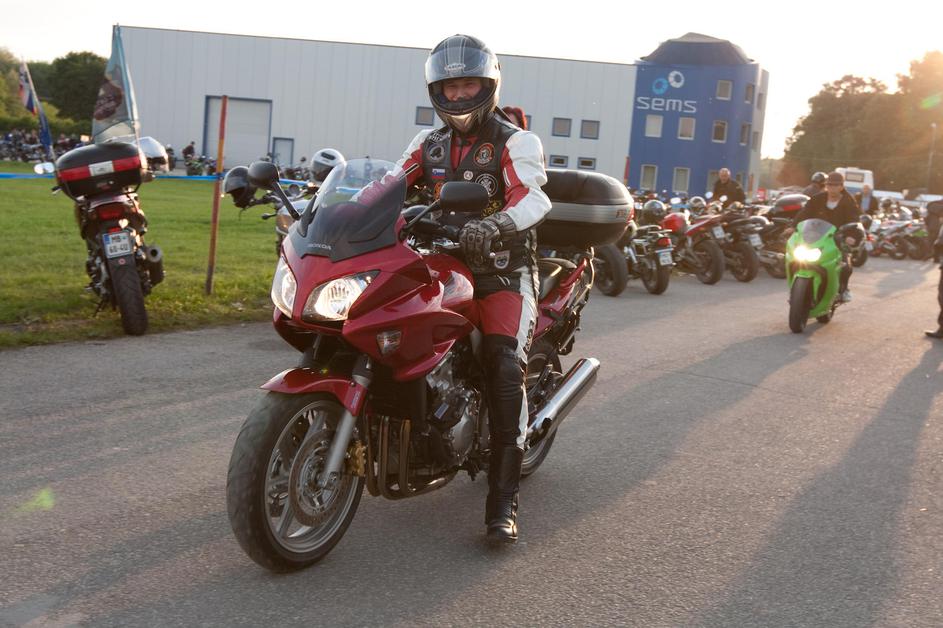 10. Moto zbor Samorogov