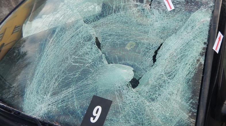 Razbito vetrobransko steklo