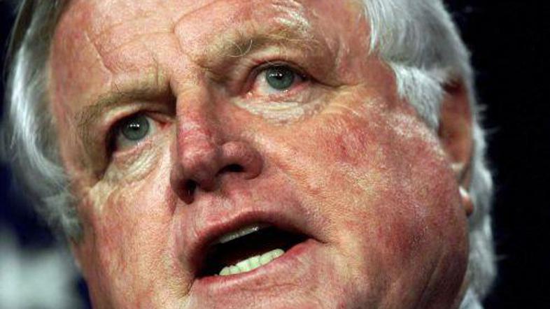 Edward Kennedy se je po možganski kapi že v nedeljo počutil bolje.