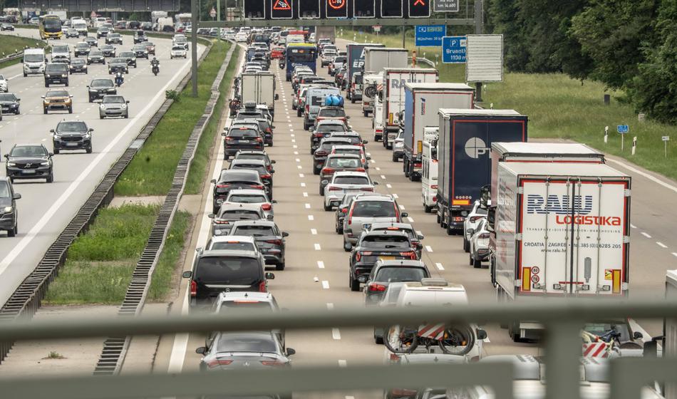 Prihajajo vinjete za tovornjake, cena letne tudi do 1000 evrov