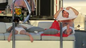 Simon Cowell, Mezhgan Hussainy