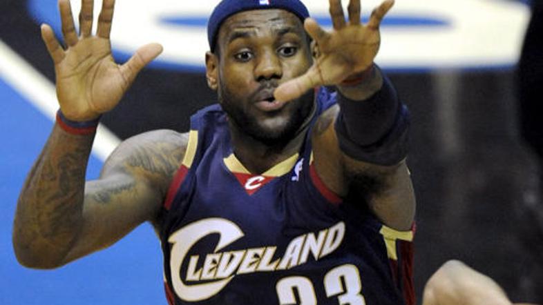 Lani je v končnici vso breme padlo na ramena LeBrona, letos pa mu bo pri nošenju