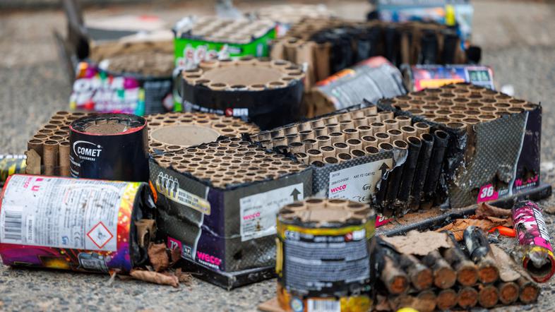 pirotehnika, ostanki ognjemeta