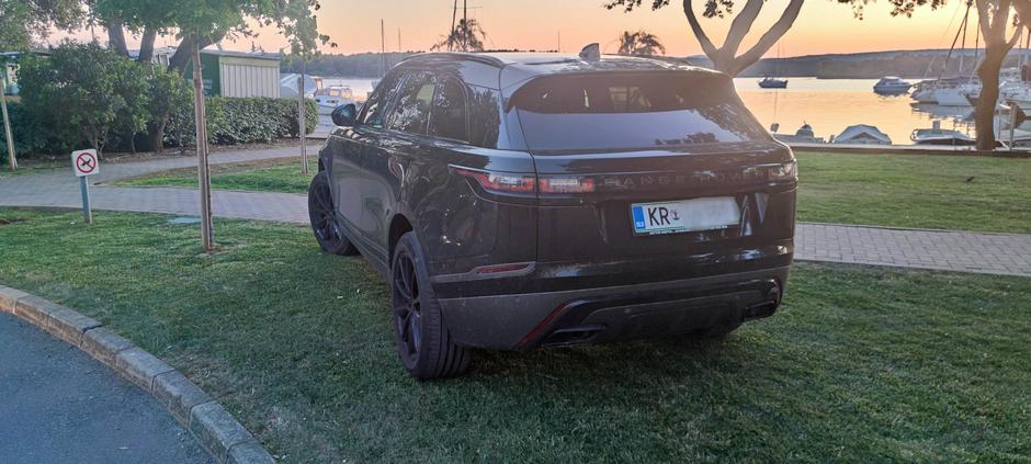 Napačno parkiranje slovenskega avta na Krku | Avtor: Občina Punat