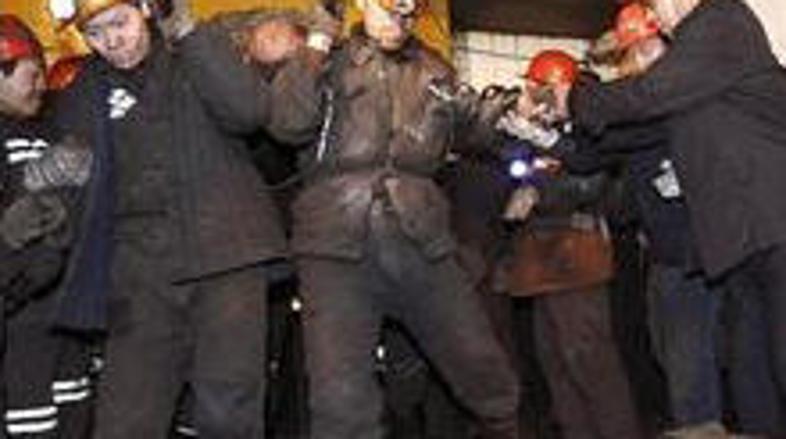 V eksploziji plina v rudniku premoga na Kitajskem umrlo 73 rudarjev, medtem ko j