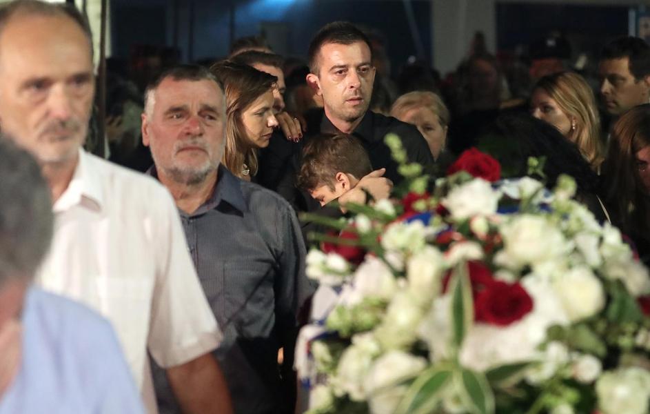 Oliver Dragojević še zadnjič prispel v Velo Luko na Korčuli