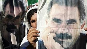 Karzmatični Öcalan, ki ždi v turški ječi, med Kurdi ostaja junak.