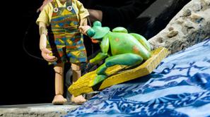 Predstava traja 35 minut in je primerna za otroke od 3. do 7. leta starosti. (Fo