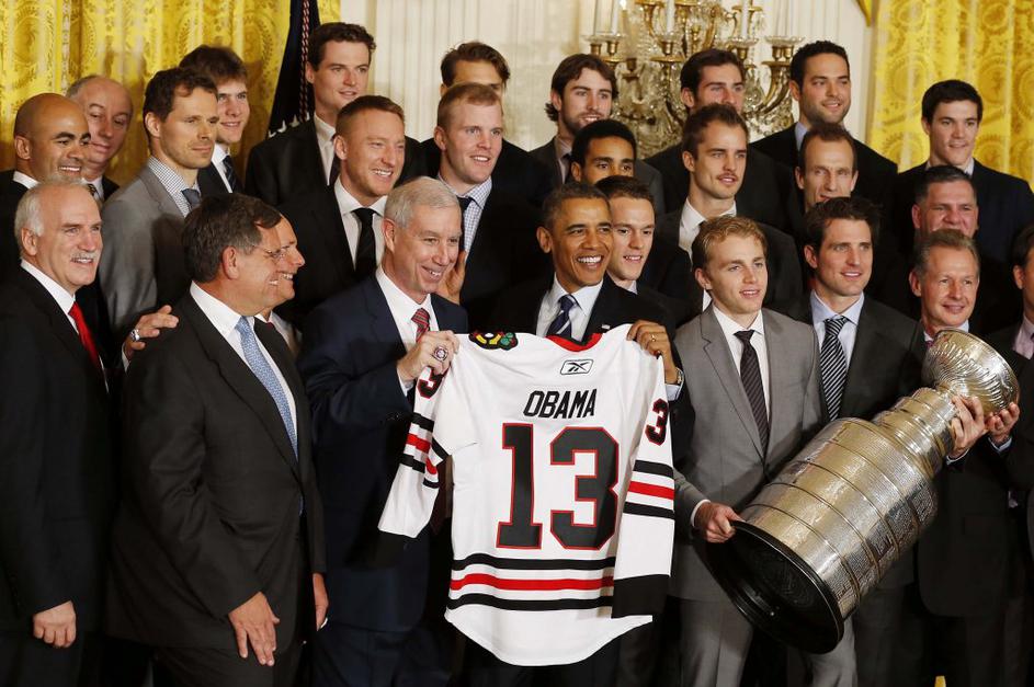 barack obama chicago blackhawks stanleyjev pokal sprejem