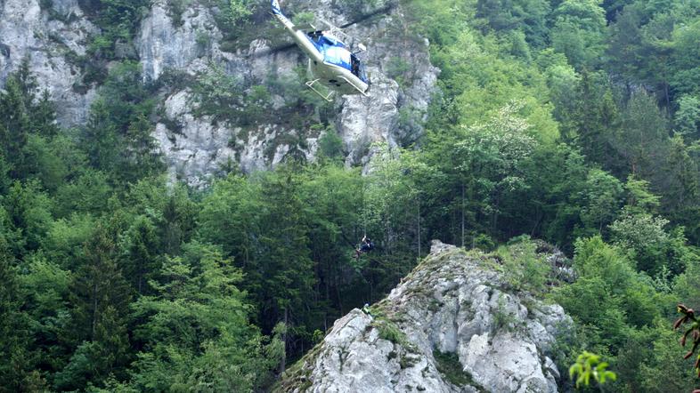 gorski reševalci, reševanje, plezalec, helikopter, gorsko reševanje