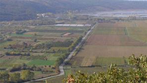 slovenija 08.05.13. secovlje, soline, njive, polja, pridelovanje zelenjave, foto