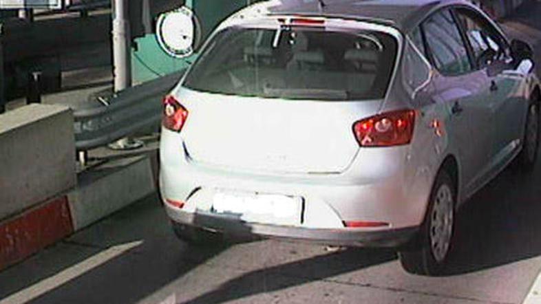 Kamere so med Podnanosom in Vipavo posnele nevarno vožnjo.