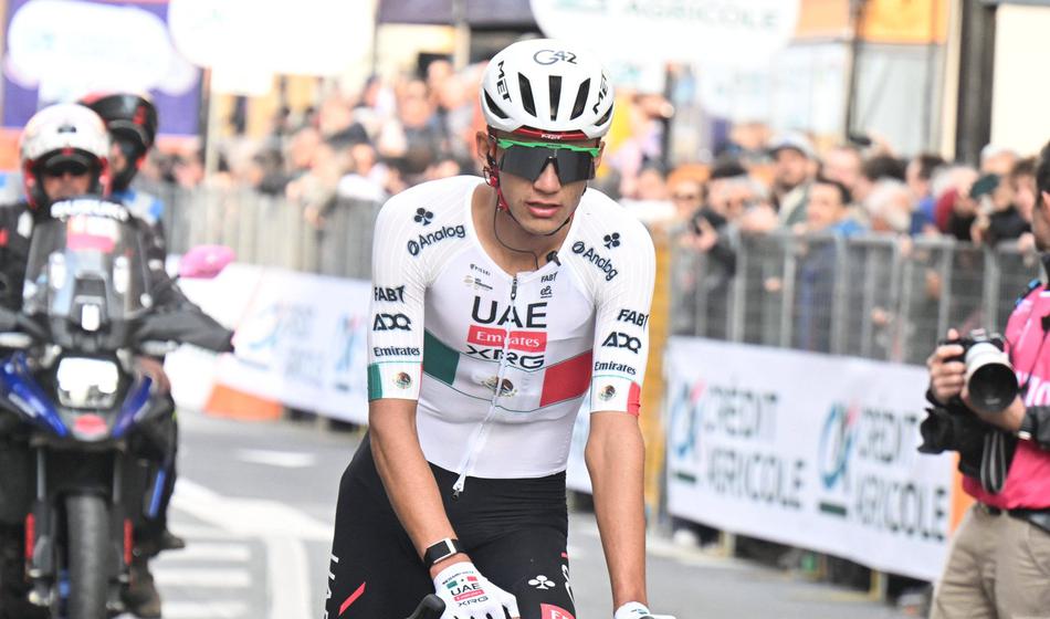 Hud udarec za UAE in Pogačarja