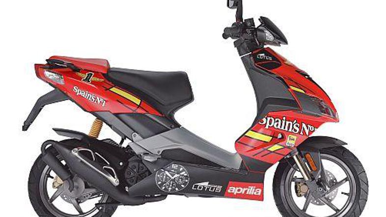 Eden od registriranih se bo lahko vozil z atraktivnim skuterjem.