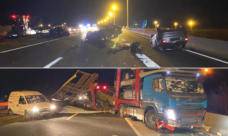 Prometna nesreča, avtomobili padli s tovornjaka