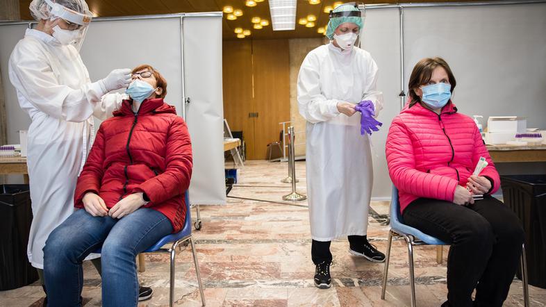 Covid-19 v Sloveniji