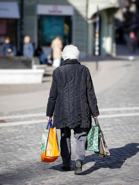 starejši, upokojenci