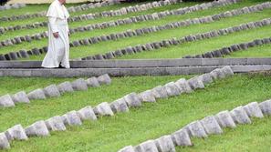 papež Frančišek, Sredipolje, Gorica