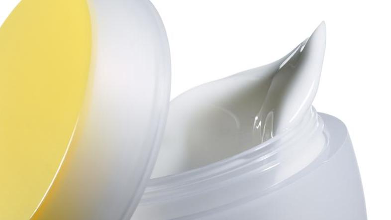 Kreme, ki preprečujejo staranje zaradi antioksidantskega delovanja, naj ne bi im