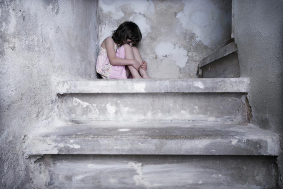nasilje zloraba otrok deklica