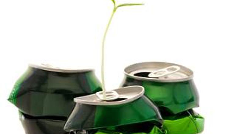 Pločevinke v navadnih smeteh nimajo kaj iskati. Reciklirajte!