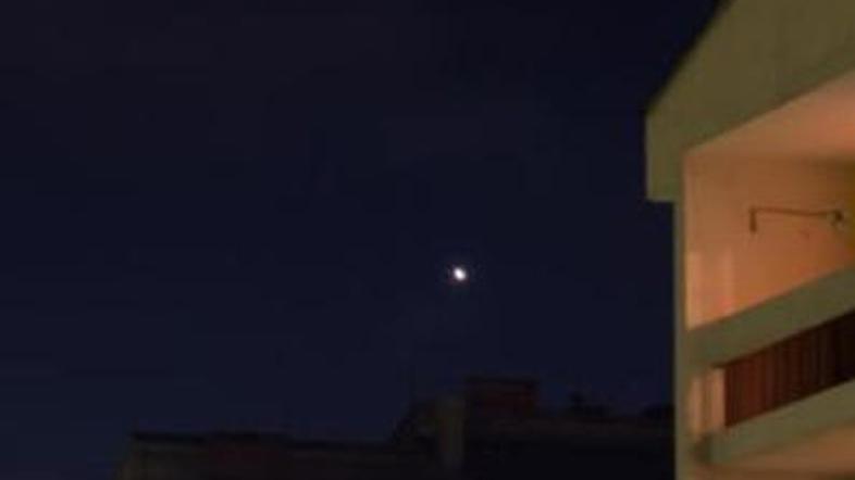 Svetlobni objekt je vznemiril prebivalce.