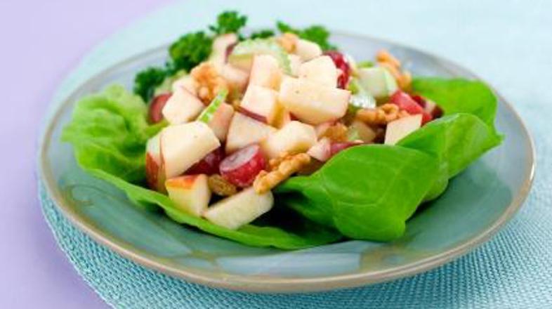 Poskusite z Waldorfsko solato.