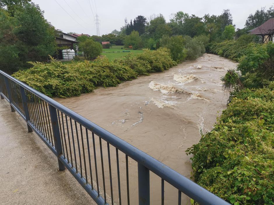 Narasla reka Mali graben na Vrhovcih | Avtor: zurnal24.si