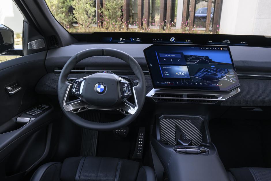 BMW iX3 50 xDrive | Avtor: BMW